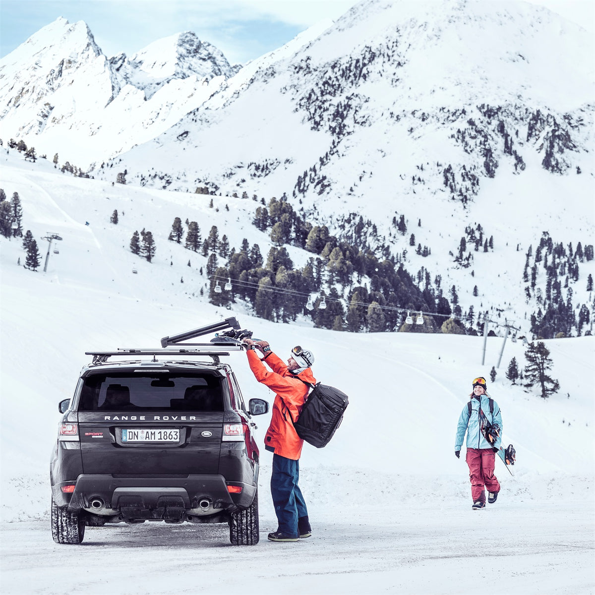 Thule SnowPack Extender - Up To 6 Pairs Skis Or 4 Snowboards - Extends Past Doors