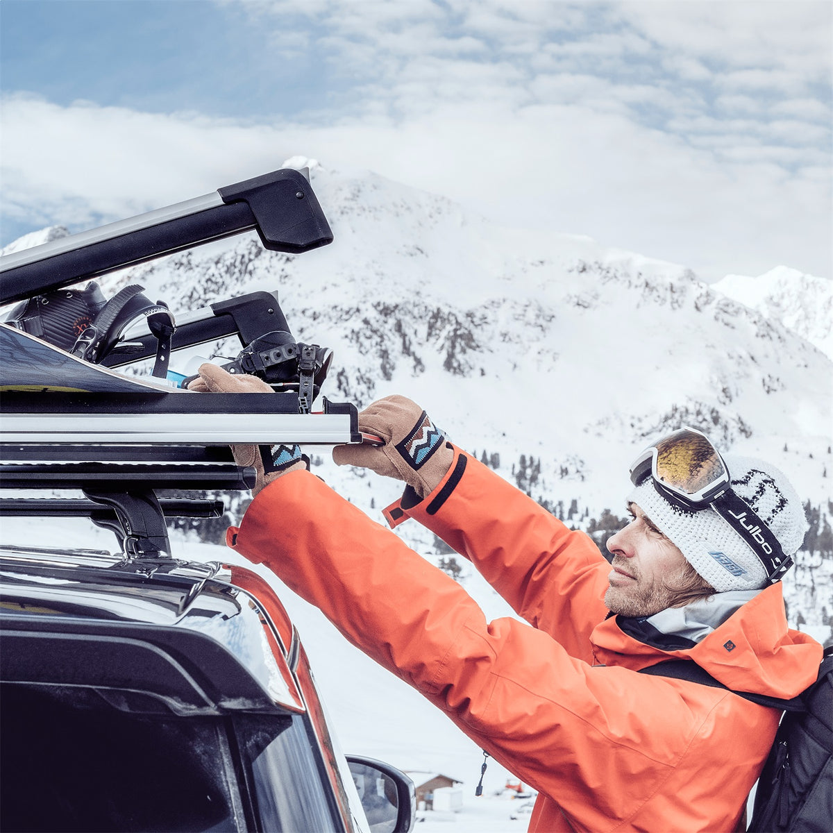 Thule SnowPack Extender - Up To 6 Pairs Skis Or 4 Snowboards - Extends Past Doors