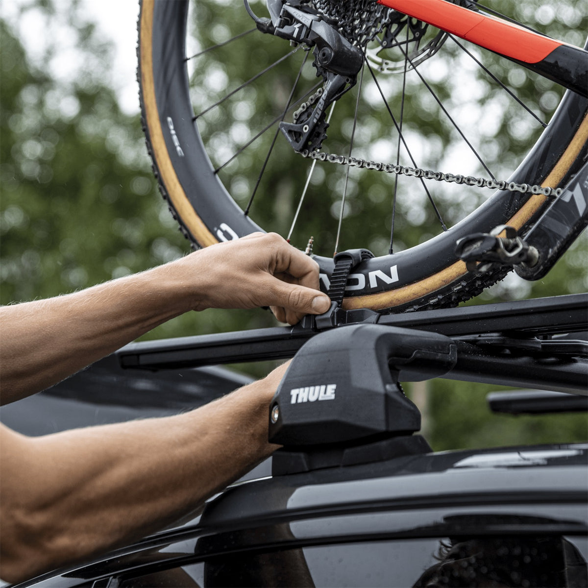 Thule TopRide Roof Bike Rack - Fork Mount - Black