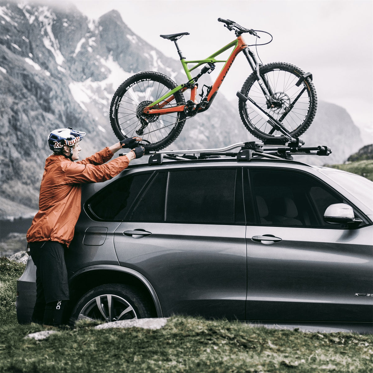 Thule UpRide Roof Bike Rack - Wheel Mount - Black/Aluminum