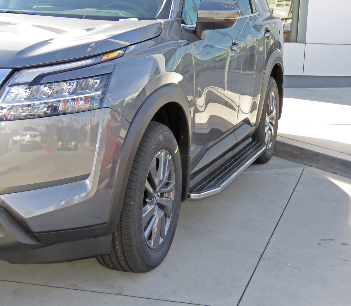 Steelcraft STX100 Running Boards - Black / Stainless Trim - 2022-2025 Nissan Pathfinder (140970)