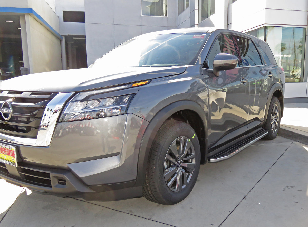 Steelcraft STX100 Running Boards - Black / Stainless Trim - 2022-2025 Nissan Pathfinder (140970)