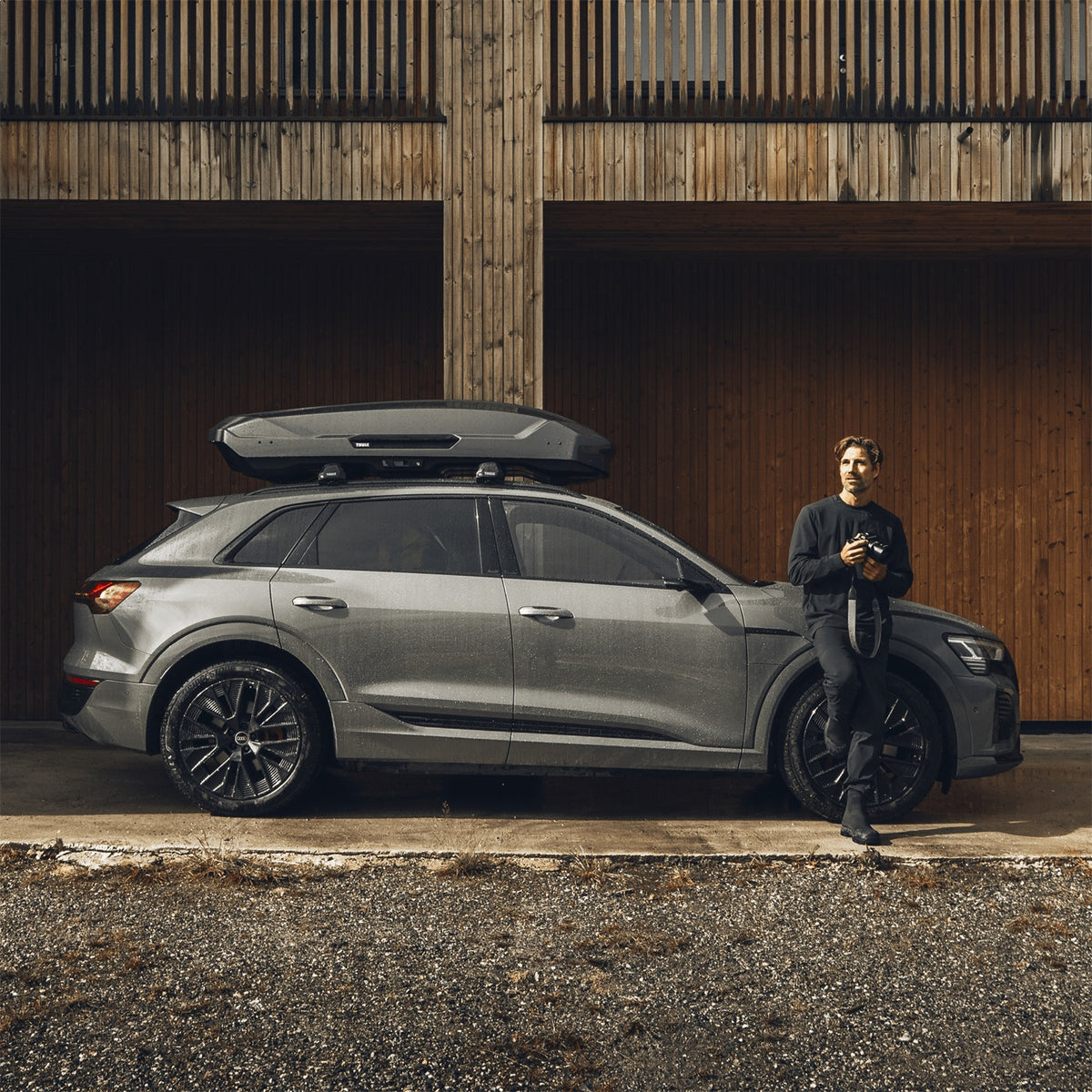 Thule Motion 3 Roof Box - Large - Titan Glossy