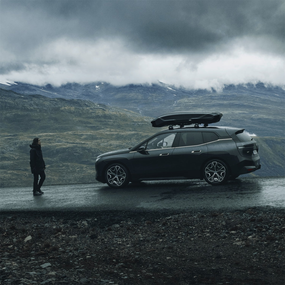 Thule Motion 3 Roof Box - X-Large - Black Glossy