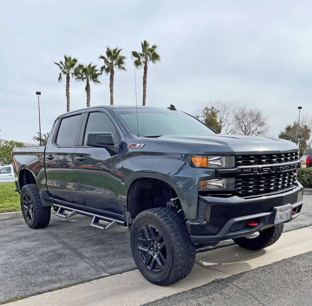 Steelcraft STX Drop Step - Black - 2019-2025 Chevy Silverado / GMC Sierra 1500 / 2020-2025 Silverado/Sierra 2500/3500 Crew Cab (700-02280)