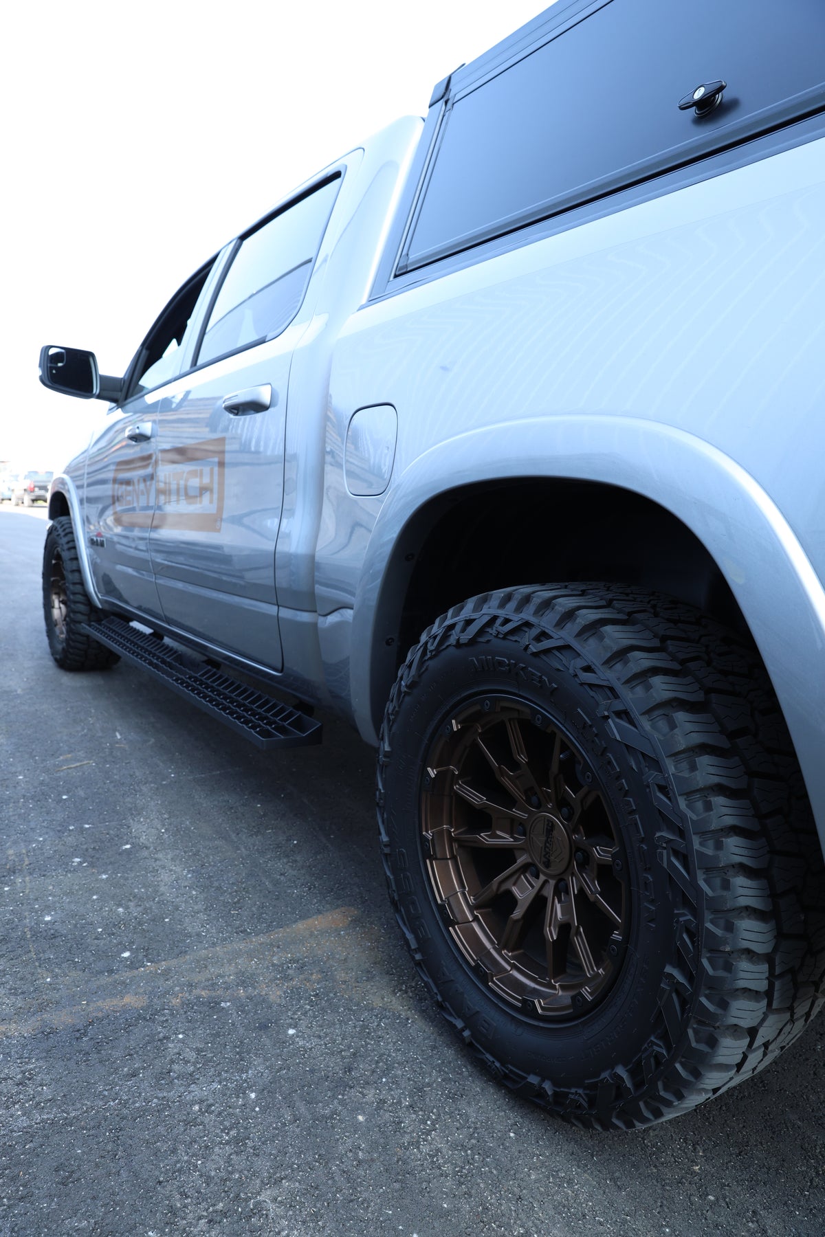 GEN-Y Hitch Running Boards - Fits GM 1500 (2019-2024) & GM 2500HD/3500HD (2020-2024) Crew Cab - RS & CS