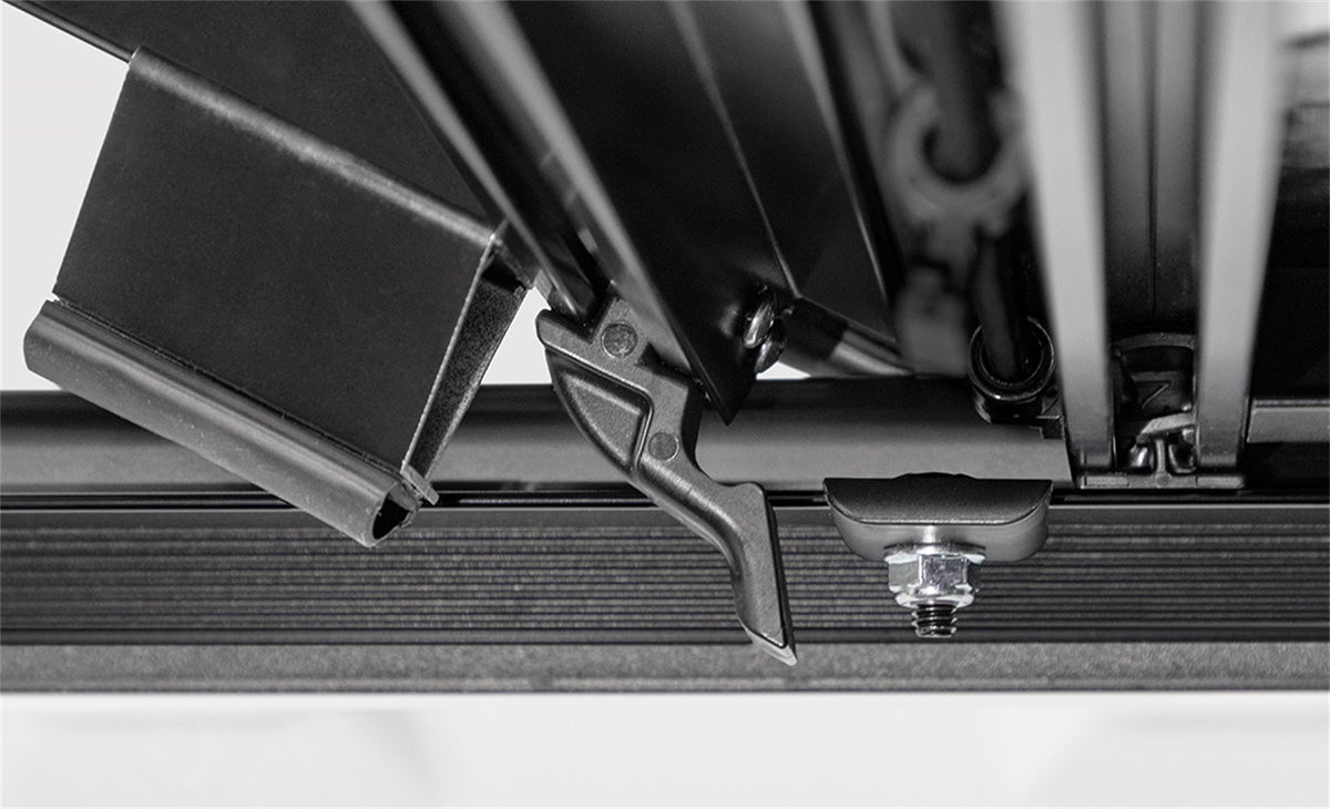 LOMAX™ Hard Tri-Fold Cover - B3050099