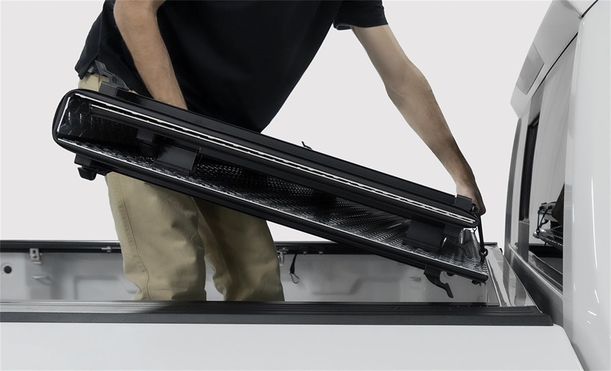 LOMAX™ Hard Tri-Fold Cover - B3050099