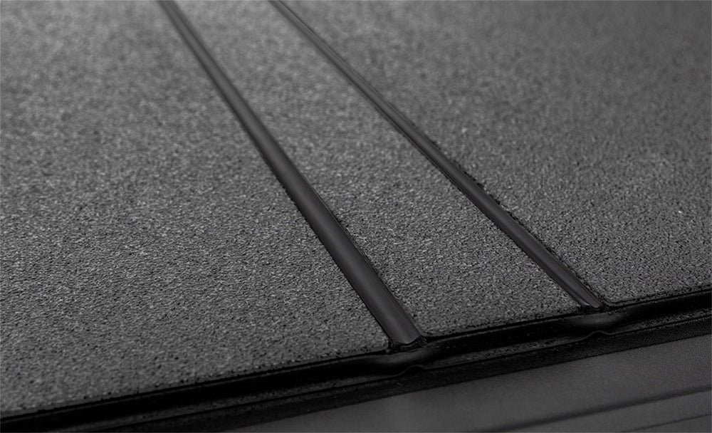LOMAX™ Stance™ Hard Tri-Fold Cover - G5020029
