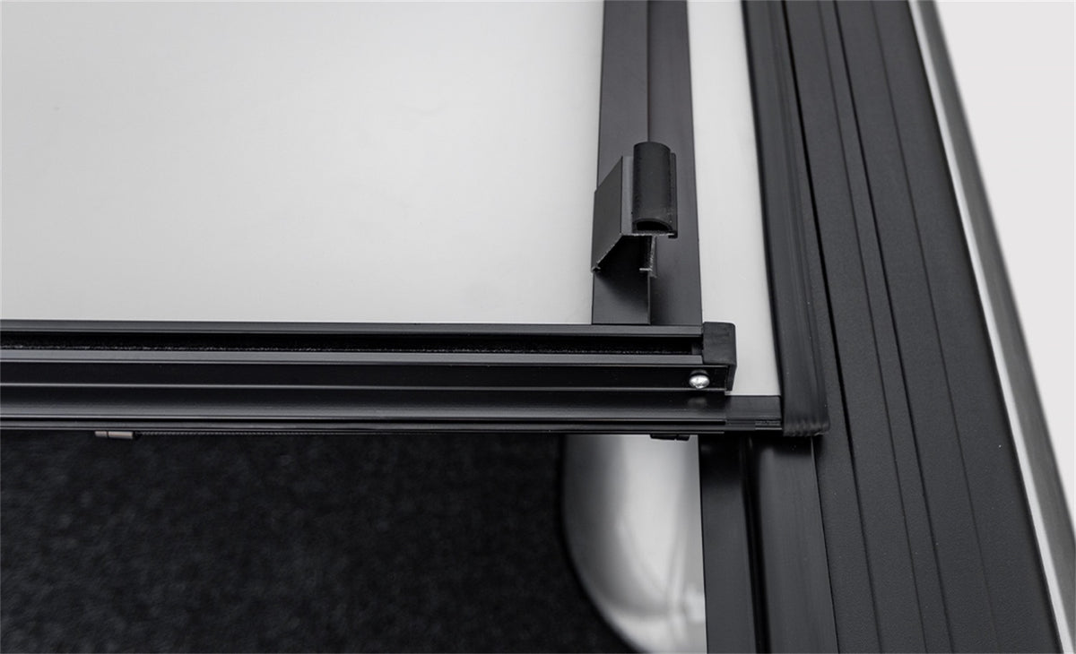 LOMAX™ Stance™ Hard Tri-Fold Cover - G4010099