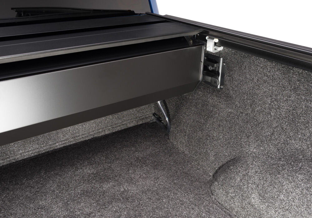 RetraxOne MX Retractable Tonneau Cover - Matte One Piece Polycarbonate Finish - 2008-2016 Ford F-250/350 6' 9" Bed without Stake Pockets