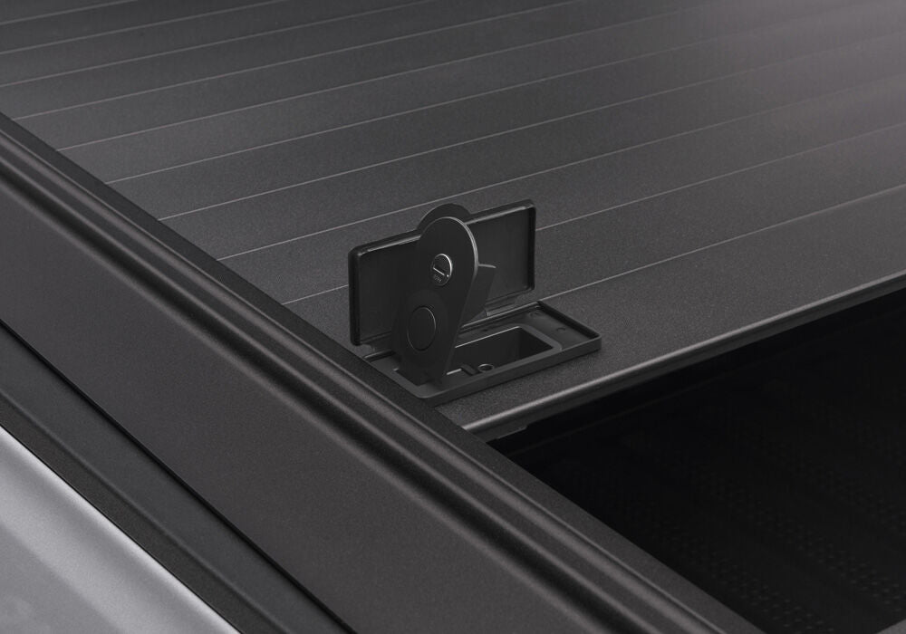 RetraxOne MX Retractable Tonneau Cover - Matte One Piece Polycarbonate Finish - 2017-2025 Honda Ridgeline without Stake Pockets