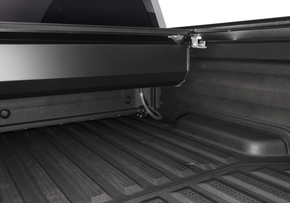 RetraxOne MX Retractable Tonneau Cover - Matte One Piece Polycarbonate Finish - 2017-2025 Honda Ridgeline without Stake Pockets