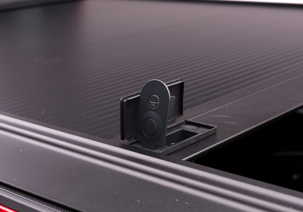 RetraxOne MX Retractable Tonneau Cover - Matte One Piece Polycarbonate Finish - 2024-2026 Toyota Tacoma 6' 2" Bed