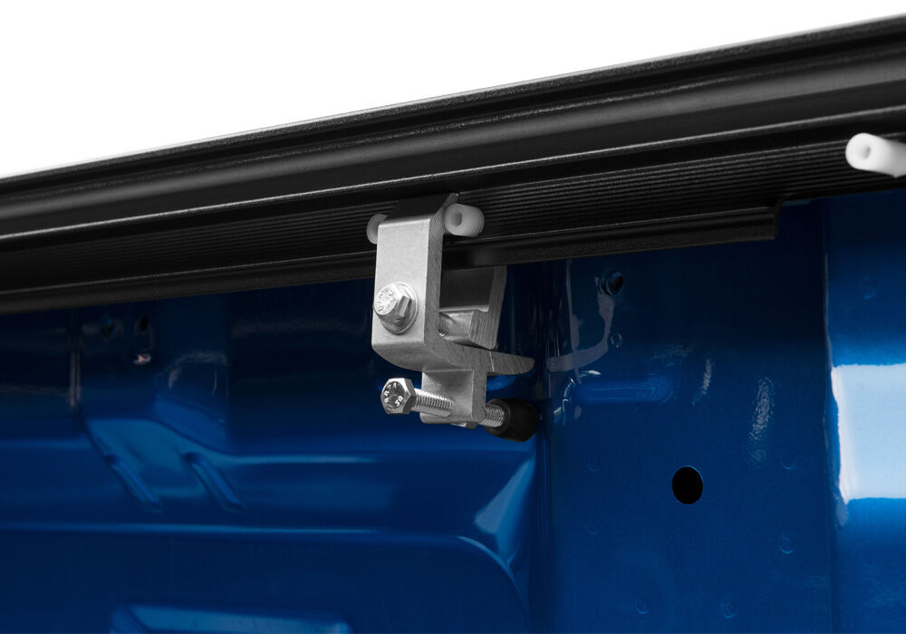 RetraxOne XR Retractable Tonneau Cover - Matte One Piece Polycarbonate Construction - 2024-2026 Toyota Tacoma 5' Bed