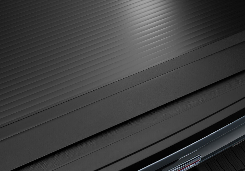 RetraxOne XR Retractable Tonneau Cover - Matte One Piece Polycarbonate Construction - 2019-2026 Chevy Silverado/GMC Sierra (without CarbonPro Bed) 5' 9" Bed without Stake Pockets - Standard Rails