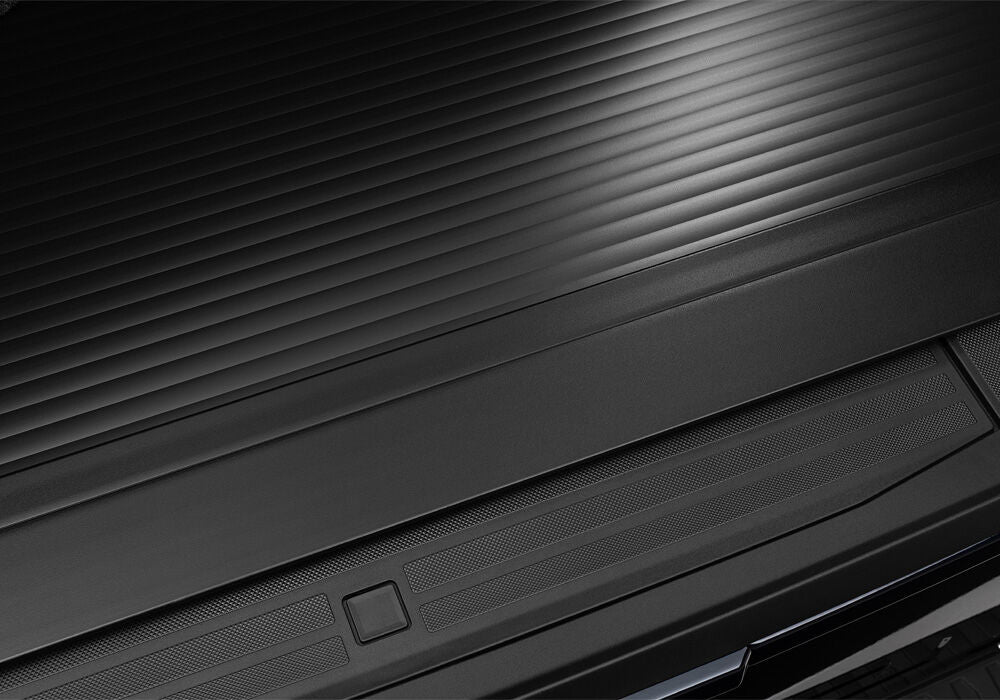 RetraxOne XR Retractable Tonneau Cover - Matte One Piece Polycarbonate Construction - 2017-2027 Ford F-250/350 6' 10" Bed without Stake Pockets