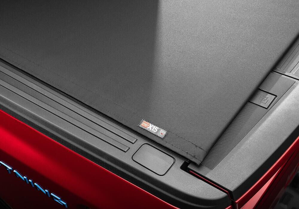 TruXedo Lo Pro Tonneau Cover - Black - 2015-2027 Ford F-150 5' 7" Bed (Includes Lightning)