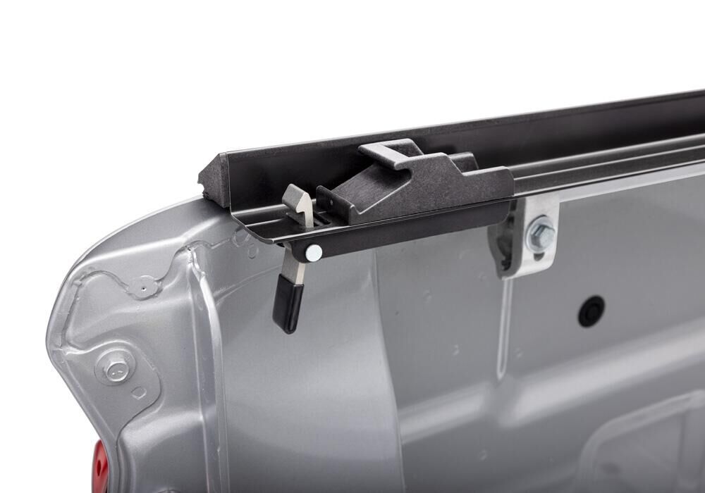 TruXedo Lo Pro Tonneau Cover - Black - 2022-2027 Nissan Frontier 5' Bed