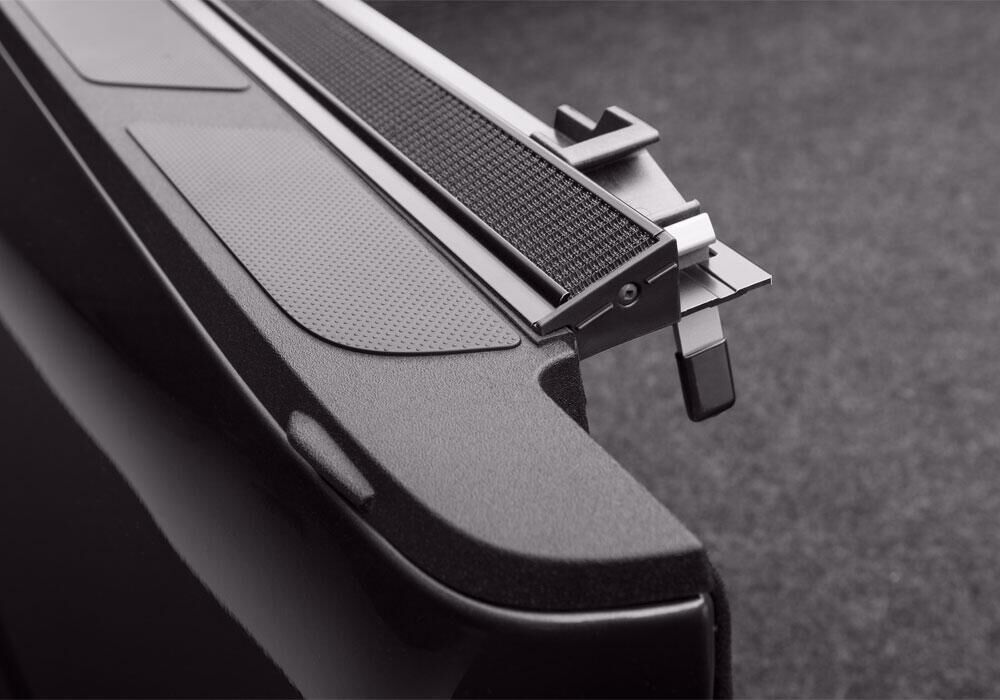 TruXedo Pro X15 Tonneau Cover - Black - 2022-2026 Toyota Tundra 5' 7" Bed with Deck Rail System
