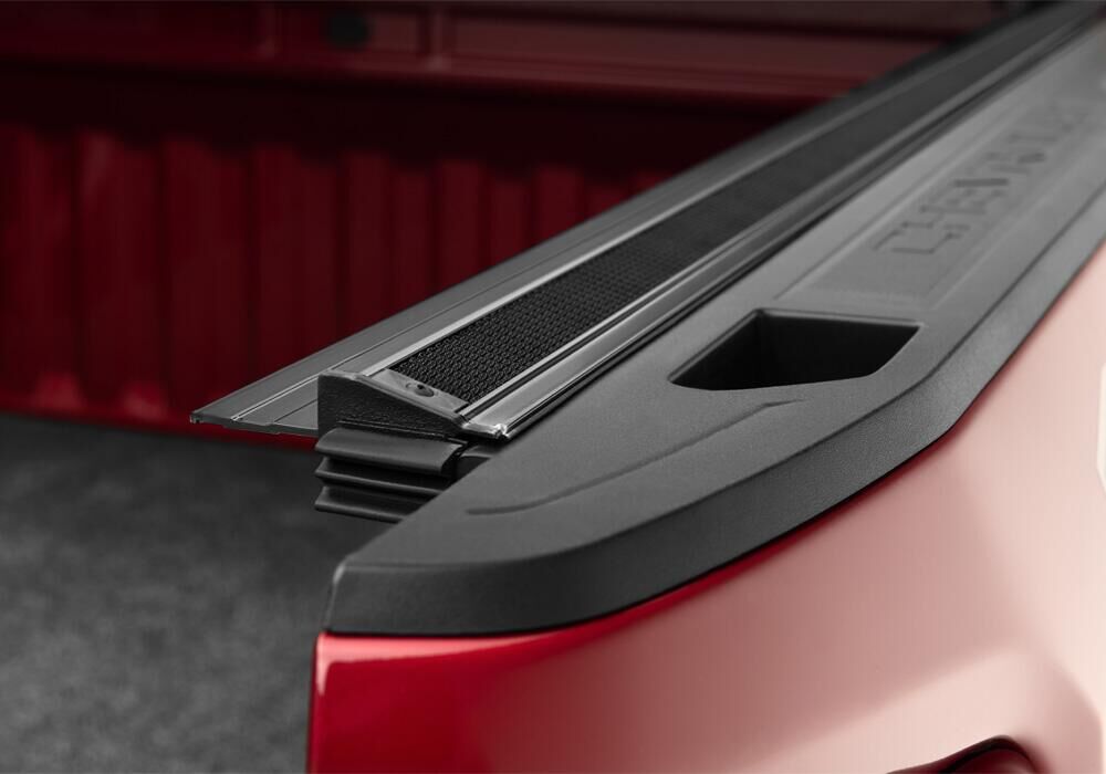 TruXedo Sentry Tonneau Cover - Black - 2019 (New Body Style)-2026 Chevy Silverado/GMC Sierra (without CarbonPro Bed) 5' 9" Bed